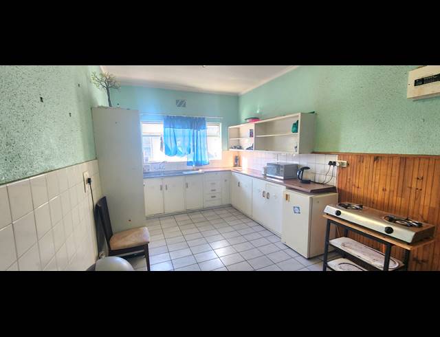 2 BEDROOM FLAT FOR SALE IN OAKDALE